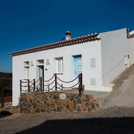 Feriehus Valley House Old Town Aljezur